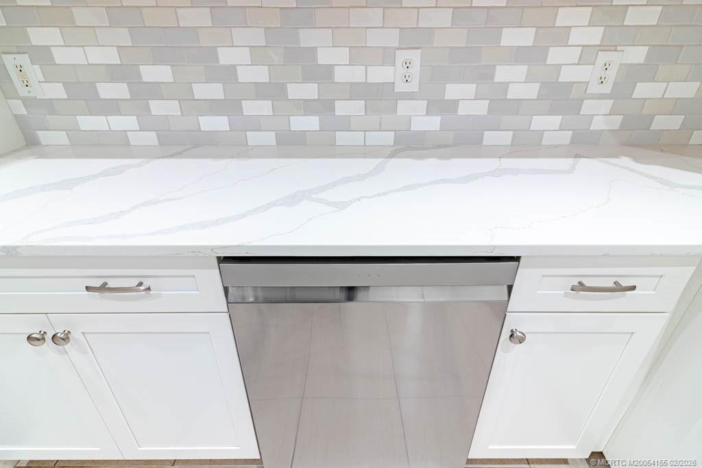 356 Southeast Bloxham Way Stuart, FL 34997 - Photo 14 of 62