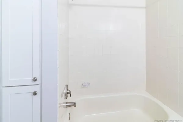 $3,200 | 356 Southeast Bloxham Way, Stuart, FL 34997