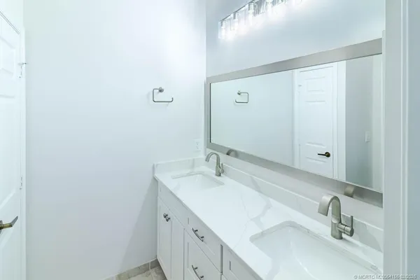 $3,200 | 356 Southeast Bloxham Way, Stuart, FL 34997