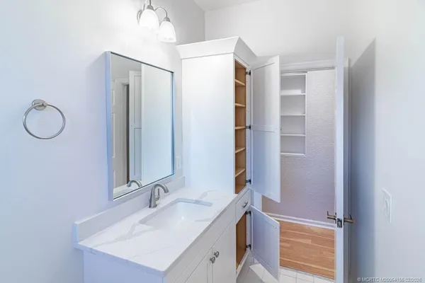 $3,200 | 356 Southeast Bloxham Way, Stuart, FL 34997