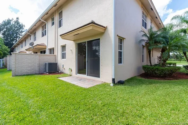 $3,200 | 356 Southeast Bloxham Way, Stuart, FL 34997