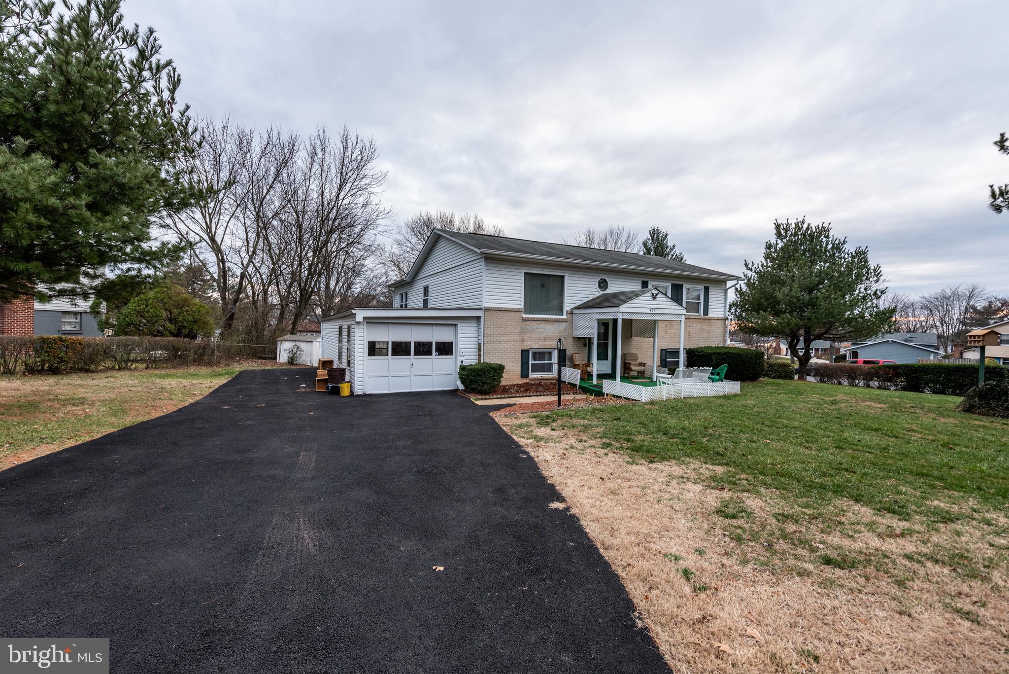 407 West Ash Road Sterling, VA 20164 - Photo 2 of 31 Front of home