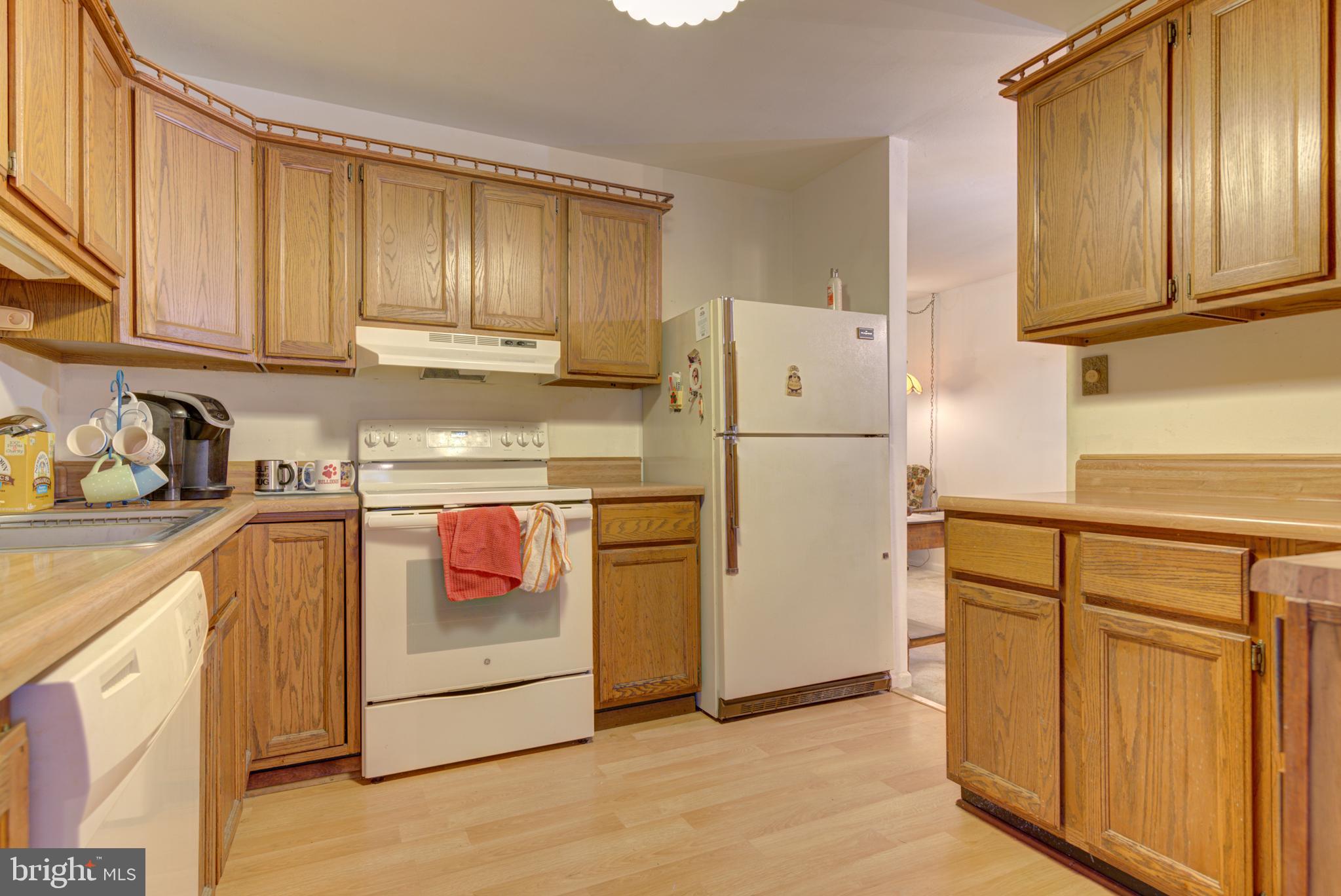 407 West Ash Road Sterling, VA 20164 - Photo 5 of 31 Kitchen