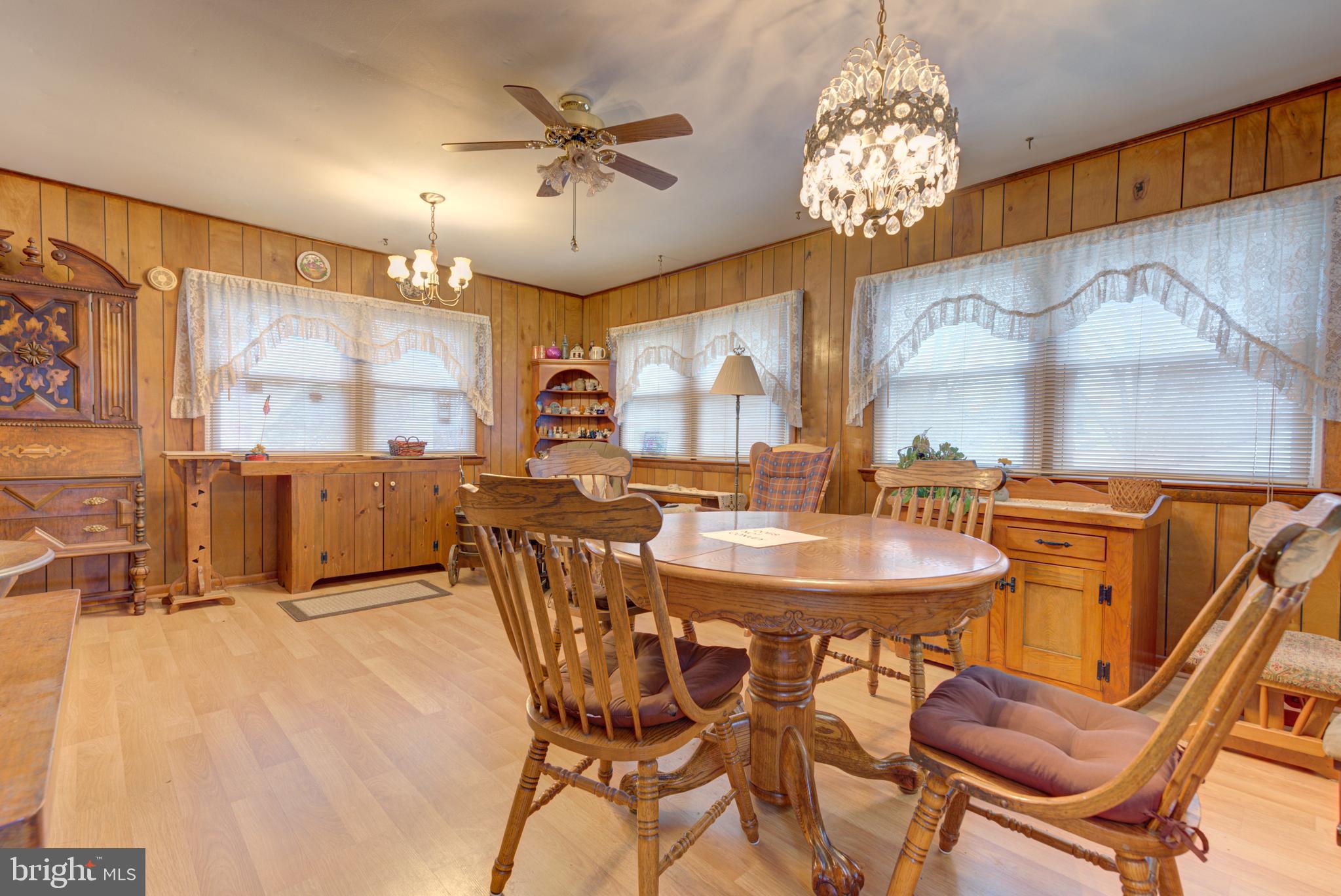 407 West Ash Road Sterling, VA 20164 - Photo 8 of 31 Family room