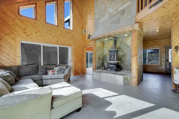 $715,000 | 13980 Mountain House Road, Penn Valley, CA 95946