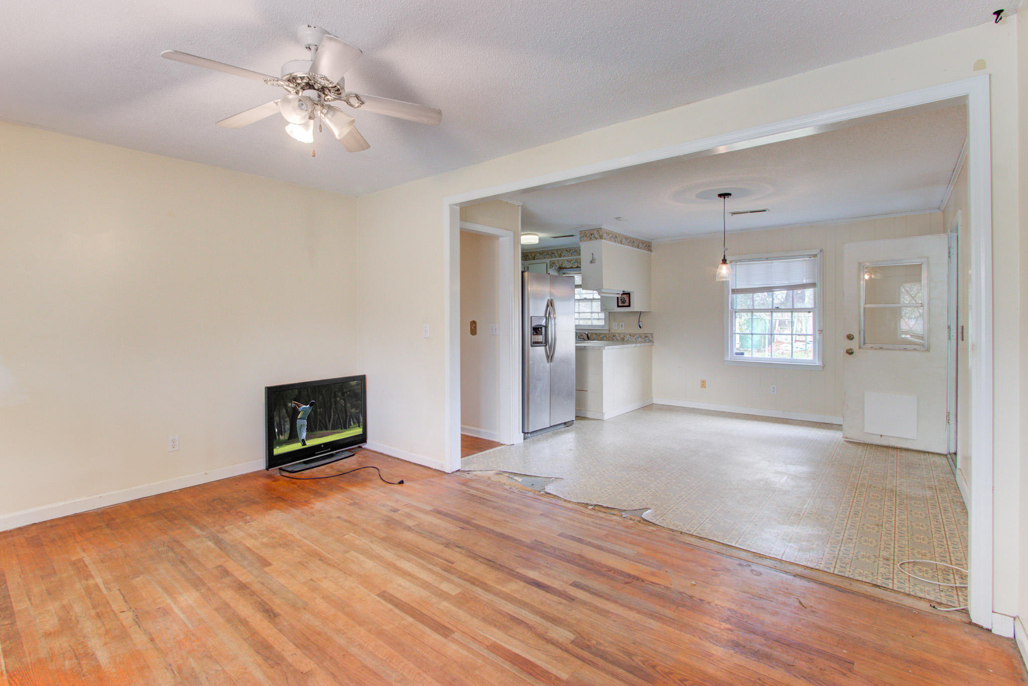 125 Azalea Road Goose Creek, SC 29445 - Photo 4 of 23 125 Azalea, Goose Creek SC (7)