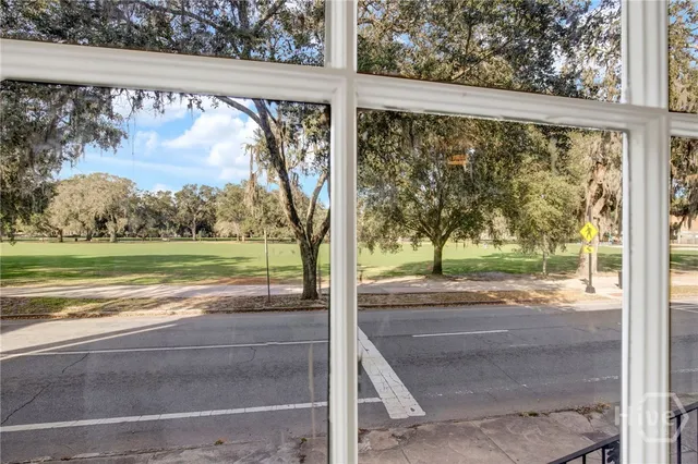 $3,600 | 105 East Gwinnett Street, Unit 2, Savannah, GA 31401