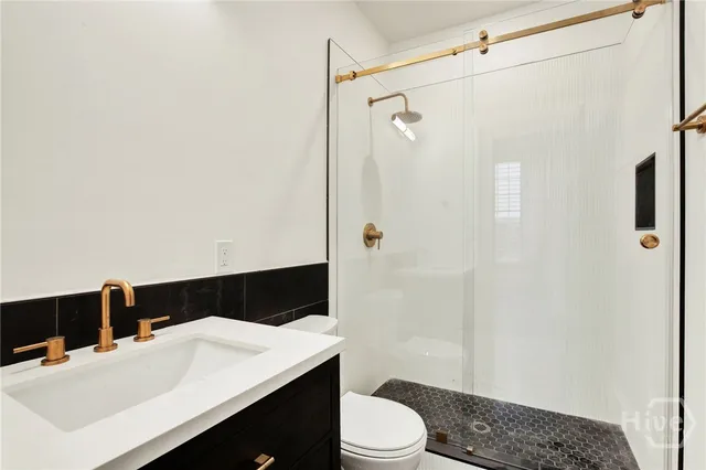 $3,600 | 105 East Gwinnett Street, Unit 2, Savannah, GA 31401