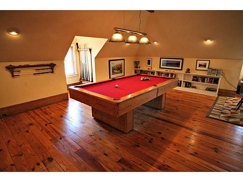 622 West Greenville Road Scituate, RI 02857 - Photo 18 of 25 Den/Family/Great Room.