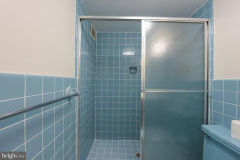 $4,200 | 4201 Cathedral Avenue Northwest, Unit 501W, Washington, DC 20016