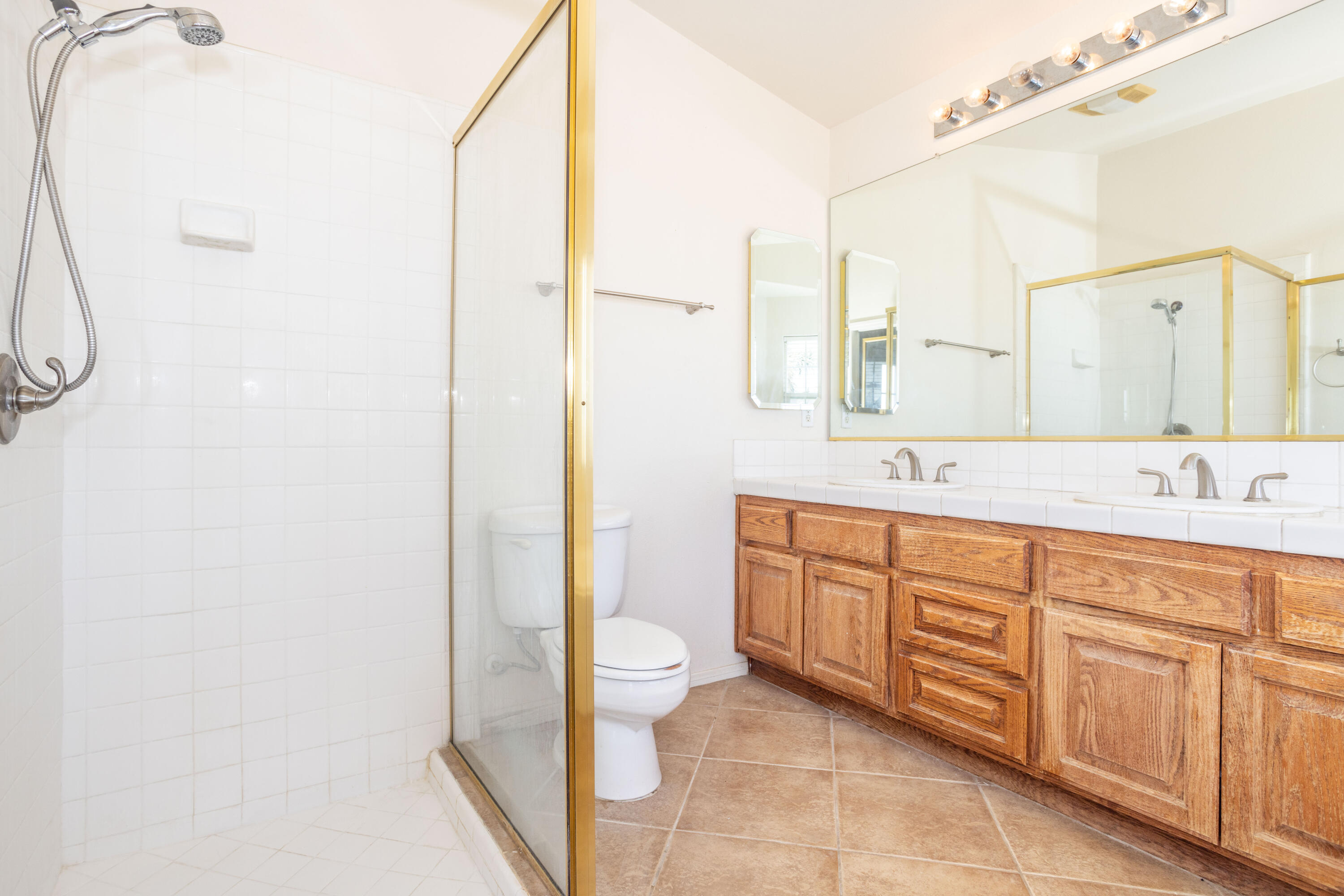 12664 Oasis Road Pinon Hills, CA 92372 - Photo 9 of 17 0I4A0715