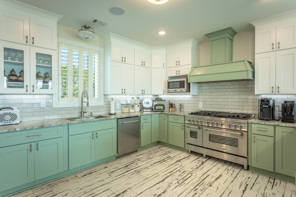 708 East Pine Avenue St. George Island, FL 32328 - Photo 5 of 78