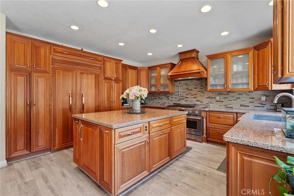 82 Springfield Mission Viejo, CA 92692 - Photo 18 of 68 Gourmet Kitchen