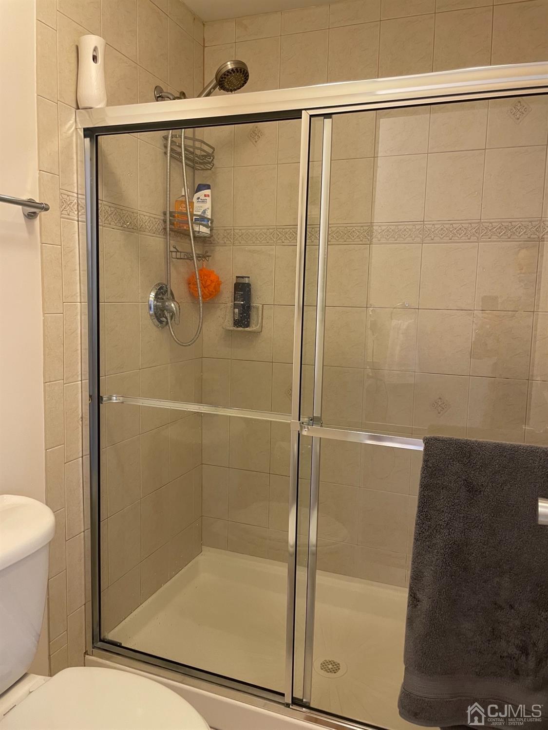 1124 Edpas Road New Brunswick, NJ 08901 - Photo 12 of 24 a bathroom with a shower