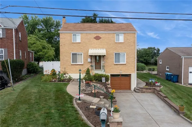 $345,000 | 1417 Riverview Drive, Verona, PA 15147
