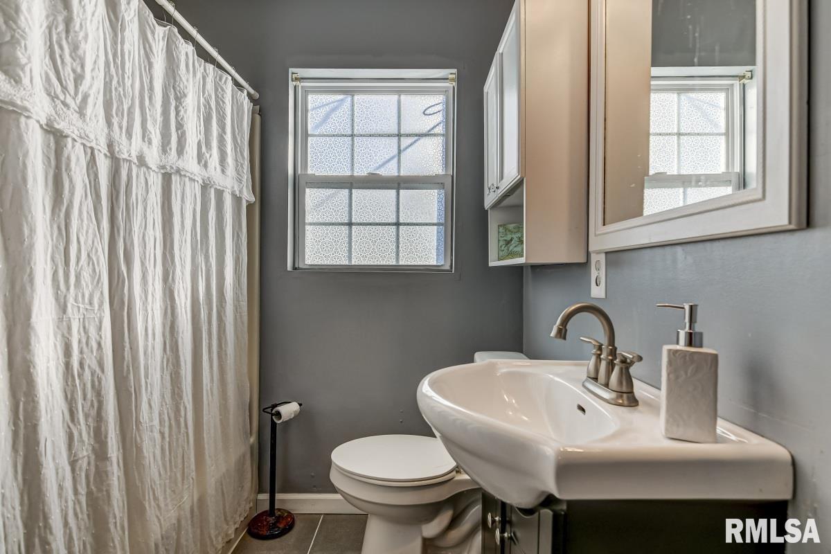 2244 South Spring Street Springfield, IL 62704 - Photo 12 of 18