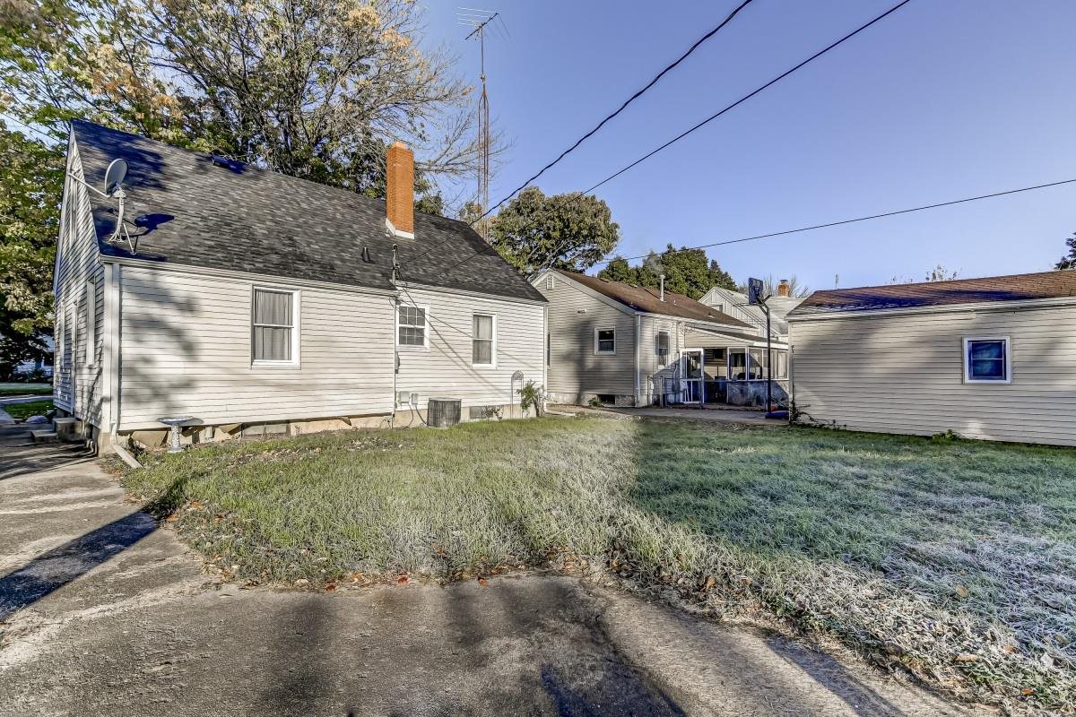 2244 South Spring Street Springfield, IL 62704 - Photo 17 of 18
