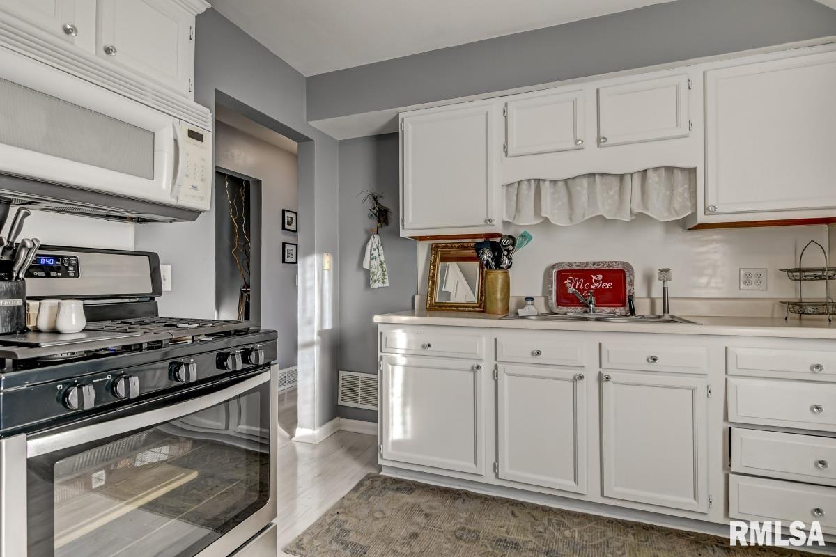 2244 South Spring Street Springfield, IL 62704 - Photo 5 of 18