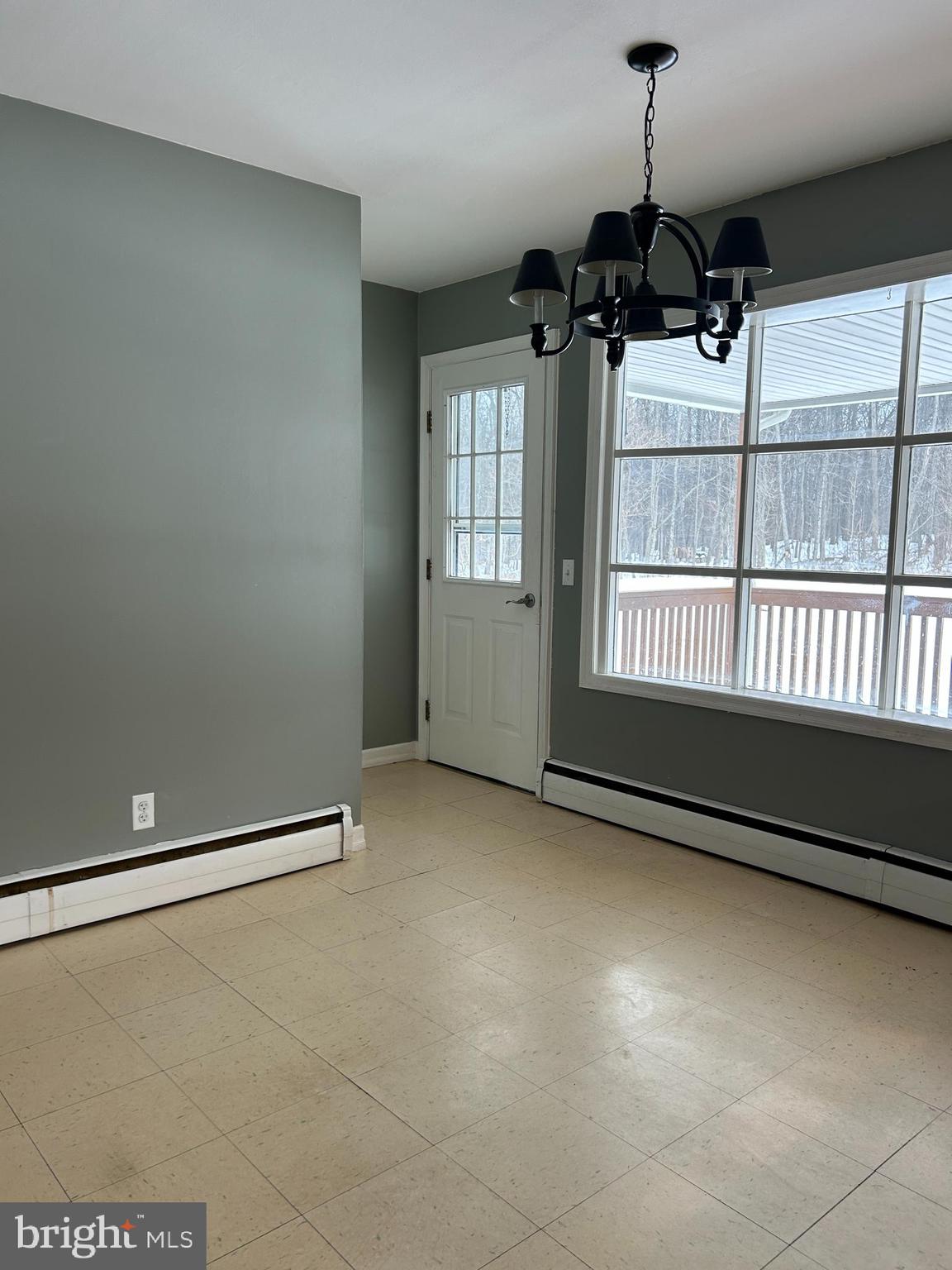 1675 Salem Road Quakertown, PA 18951 - Photo 11 of 28 Dining area