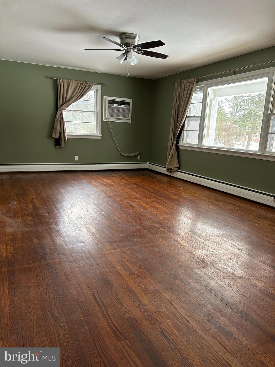 1675 Salem Road Quakertown, PA 18951 - Photo 7 of 28 Living Room w/wall A/C