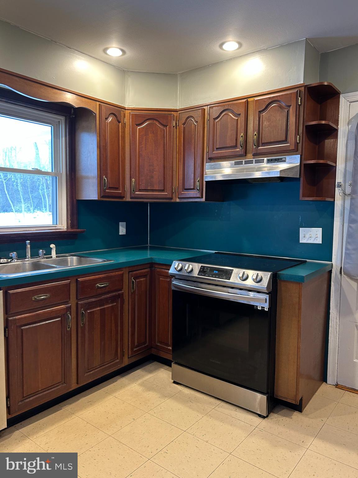 1675 Salem Road Quakertown, PA 18951 - Photo 10 of 28 Kitchen