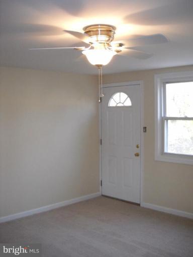 3103 Freeway Halethorpe, MD 21227 - Photo 11 of 16 Entrance / Foyer
