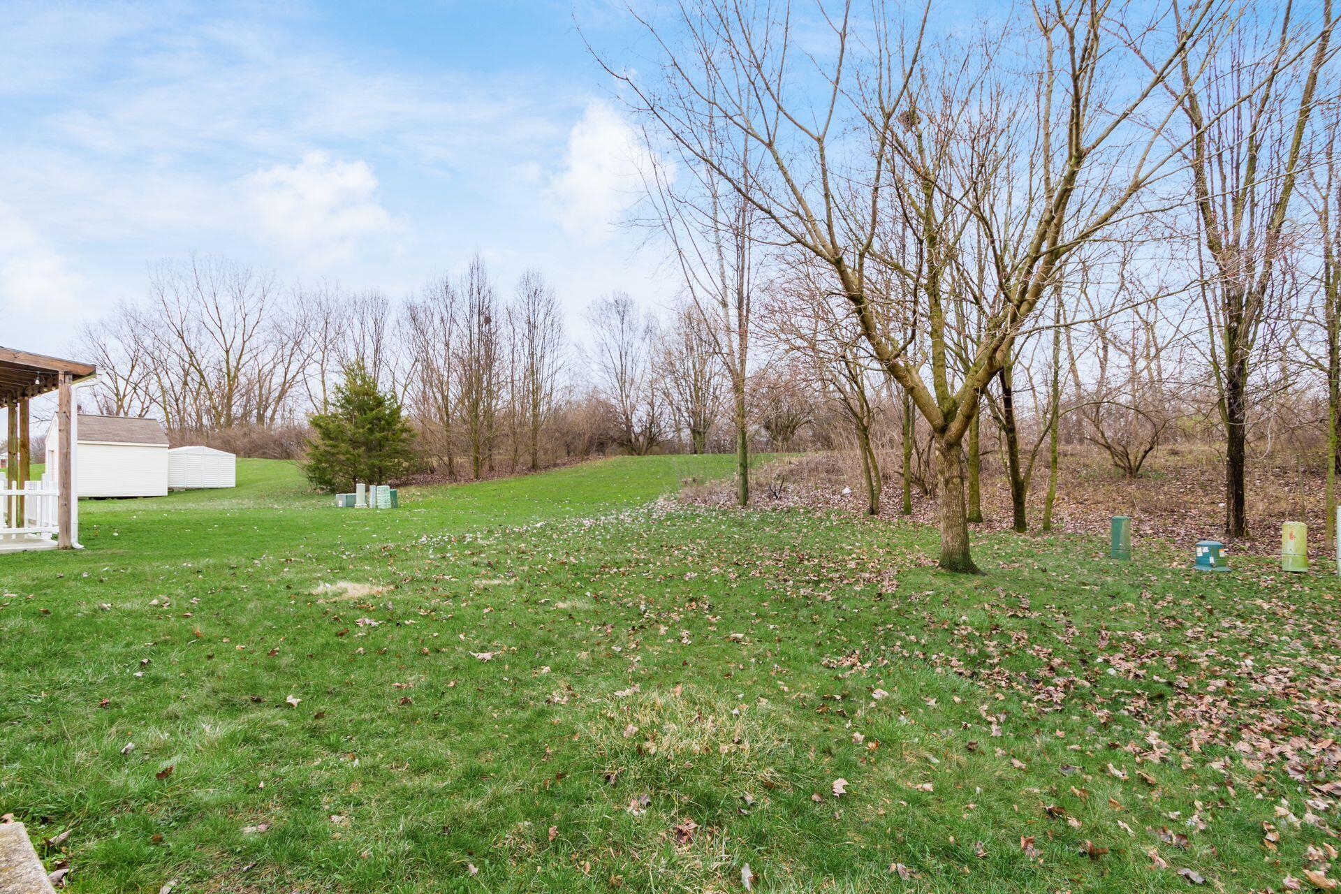 2095 Waymont Road Columbus, OH 43229 - Photo 27 of 30 Backyard