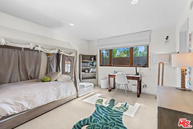 $25,000 | 4305 Clear Valley Drive, Encino, CA 91436