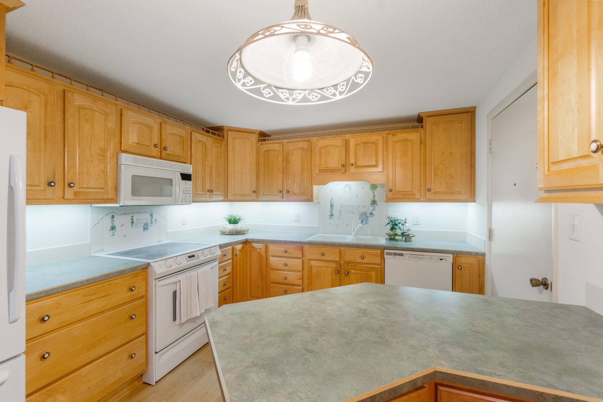 1925 Westchester Road, Unit 202 Waterloo, IA 50701 - Photo 4 of 25 Gallery Image 4