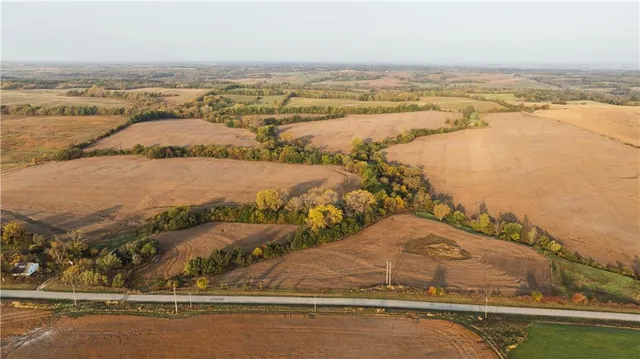 $942,991 | 3787 H Highway, Darlington, MO 64438