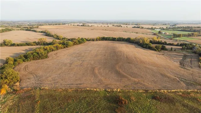 $942,991 | 3787 H Highway, Darlington, MO 64438