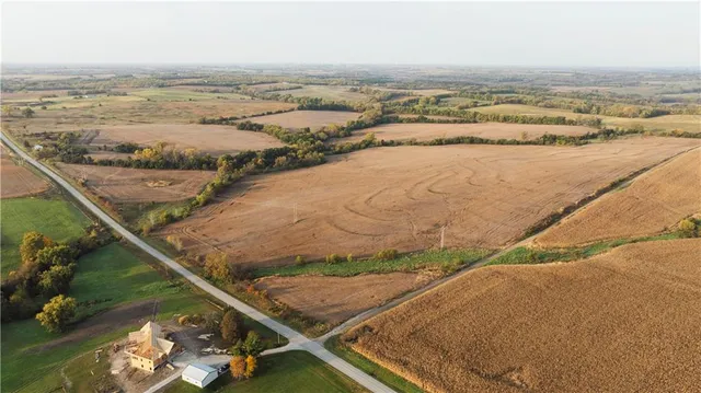 $942,991 | 3787 H Highway, Darlington, MO 64438