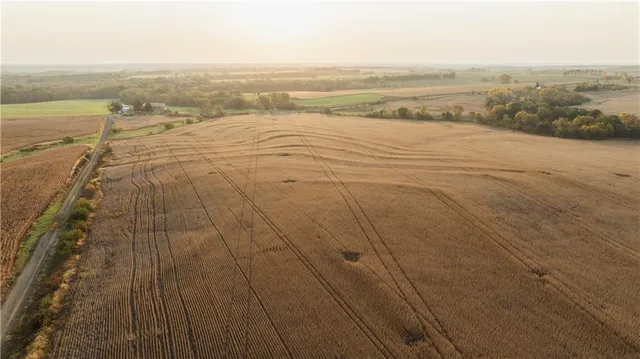 $942,991 | 3787 H Highway, Darlington, MO 64438