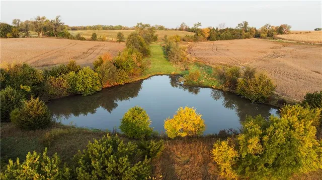 $942,991 | 3787 H Highway, Darlington, MO 64438