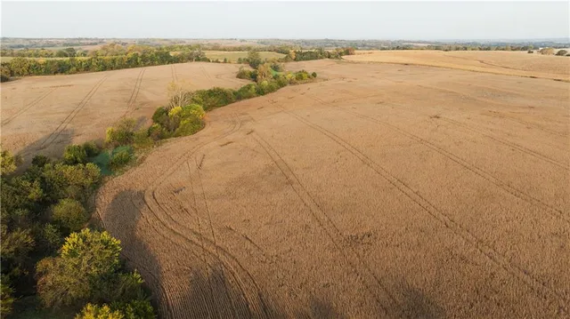 $942,991 | 3787 H Highway, Darlington, MO 64438