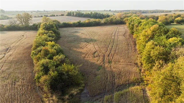 $942,991 | 3787 H Highway, Darlington, MO 64438