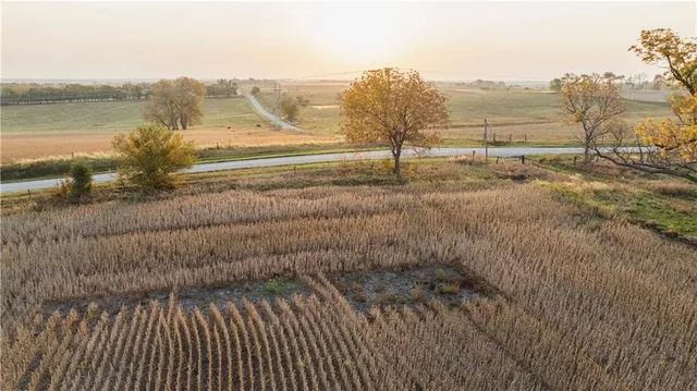 $942,991 | 3787 H Highway, Darlington, MO 64438