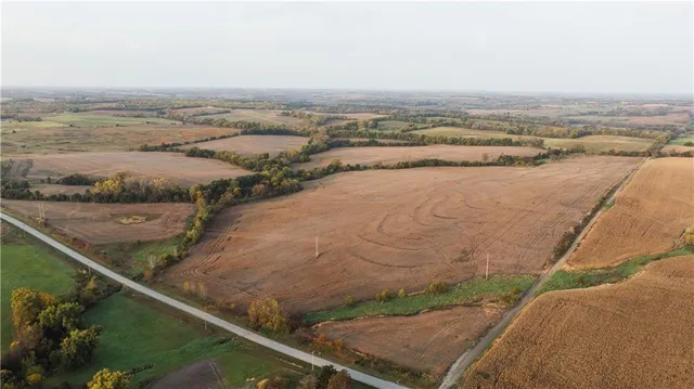 $942,991 | 3787 H Highway, Darlington, MO 64438