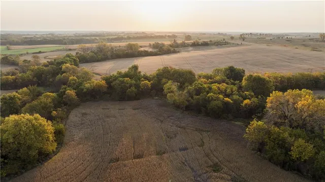 $942,991 | 3787 H Highway, Darlington, MO 64438