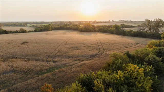 $942,991 | 3787 H Highway, Darlington, MO 64438