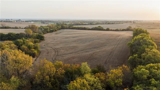 $942,991 | 3787 H Highway, Darlington, MO 64438