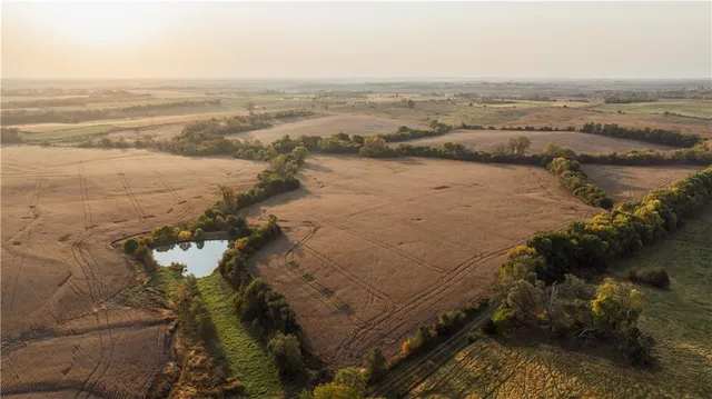 $942,991 | 3787 H Highway, Darlington, MO 64438