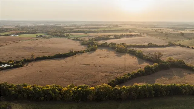 $942,991 | 3787 H Highway, Darlington, MO 64438