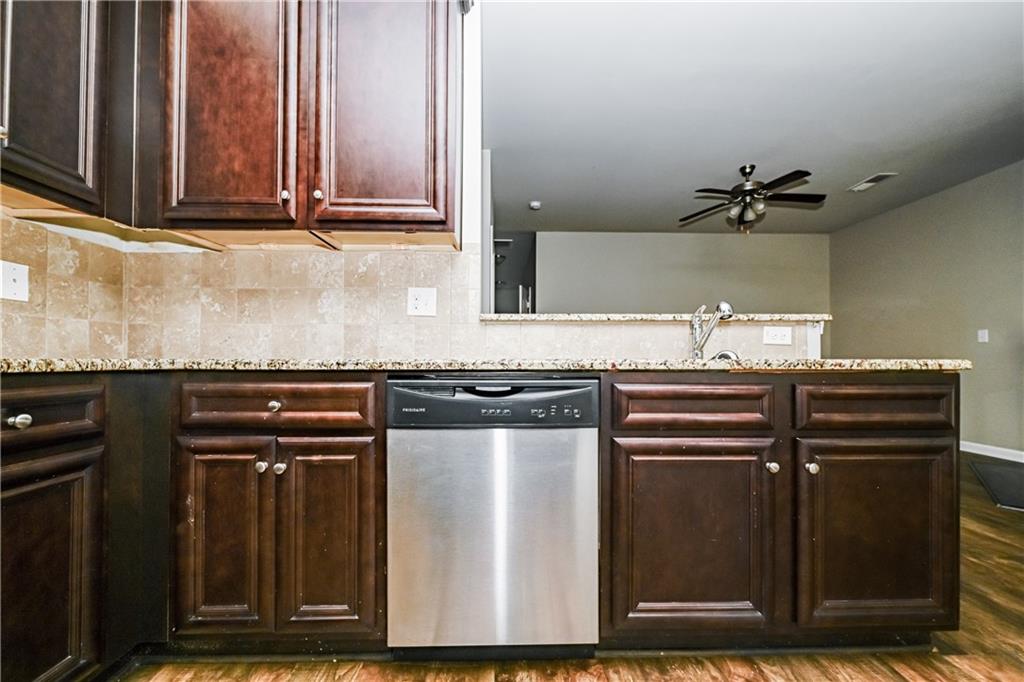 2347 Castle Keep Way Atlanta, GA 30316 - Photo 6 of 15 a view of a kitchen with granite countertop
