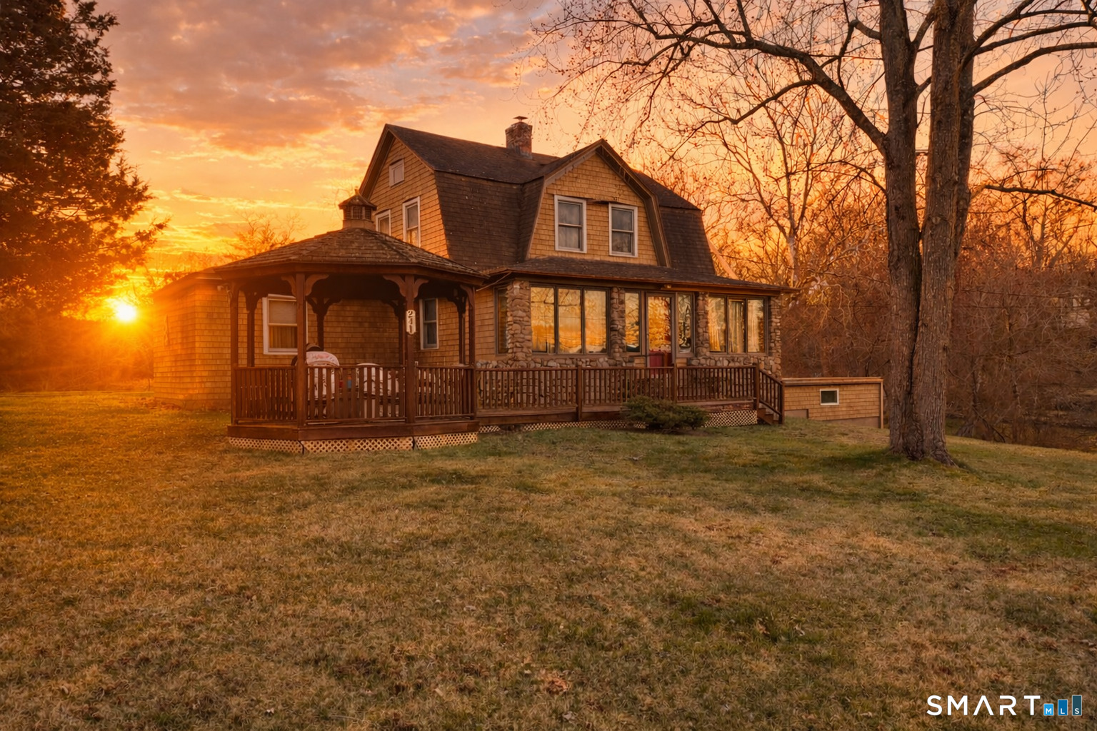 241 Niantic River Road Waterford, CT 06385 - Photo 1 of 40