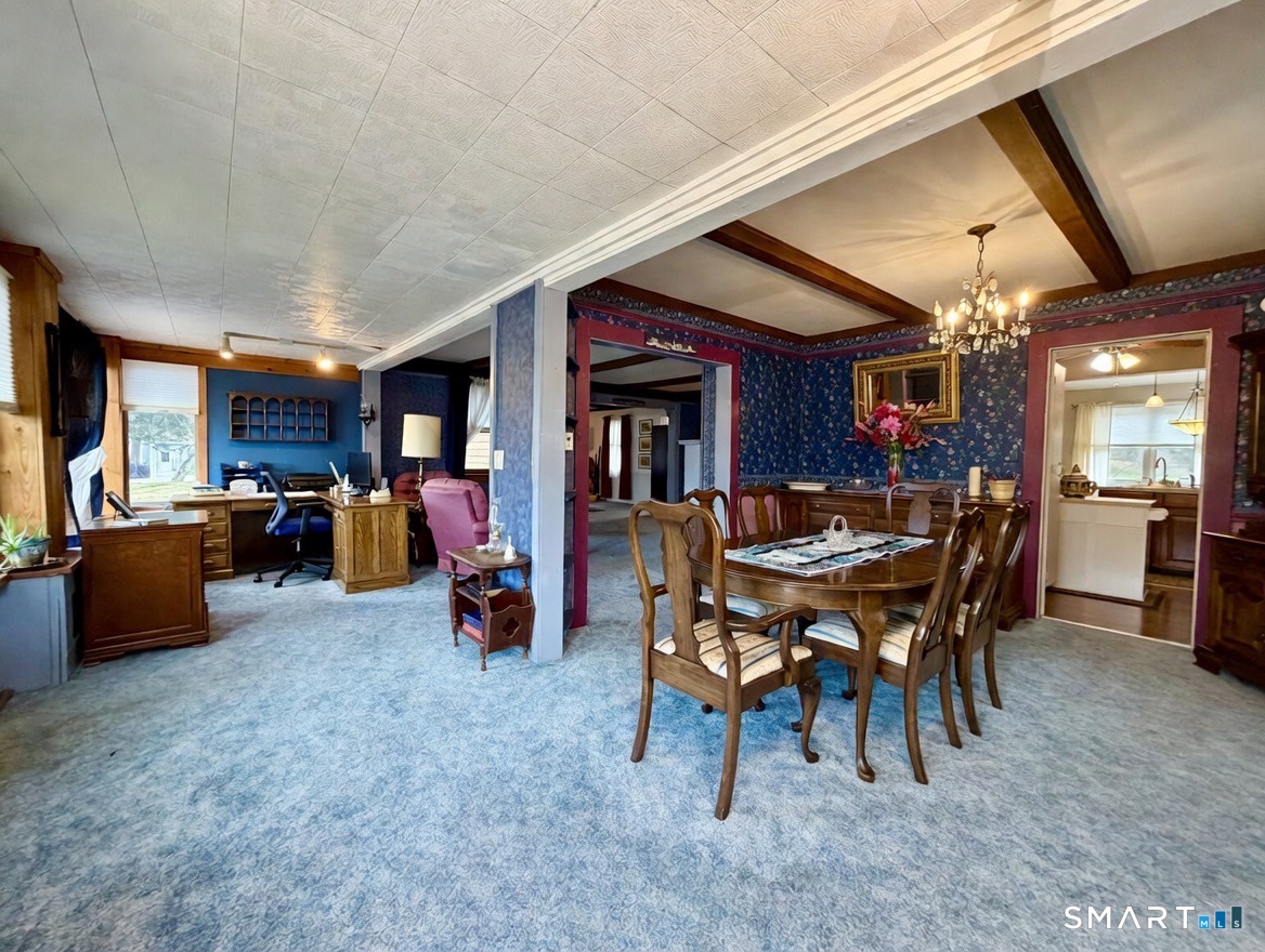 241 Niantic River Road Waterford, CT 06385 - Photo 11 of 40