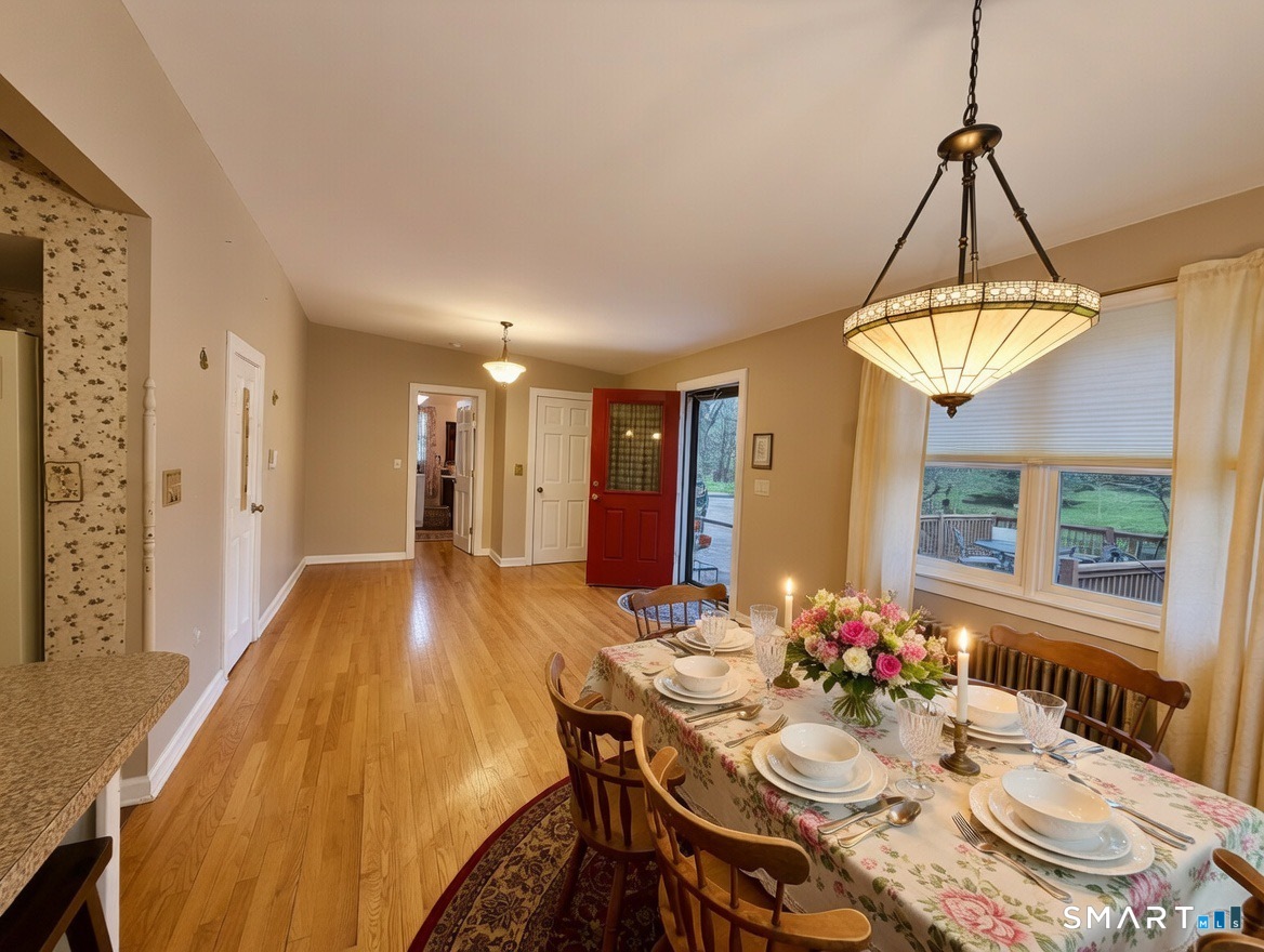 241 Niantic River Road Waterford, CT 06385 - Photo 3 of 40