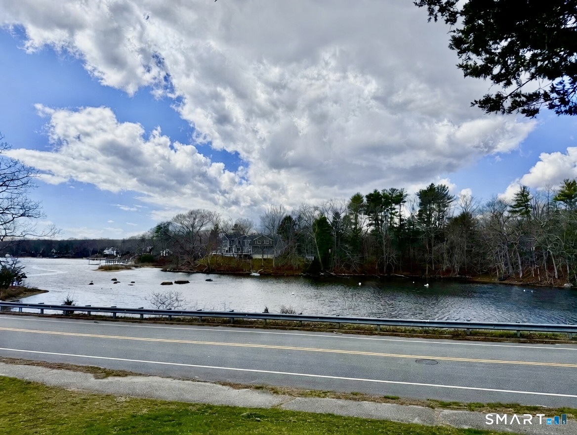 241 Niantic River Road Waterford, CT 06385 - Photo 33 of 40