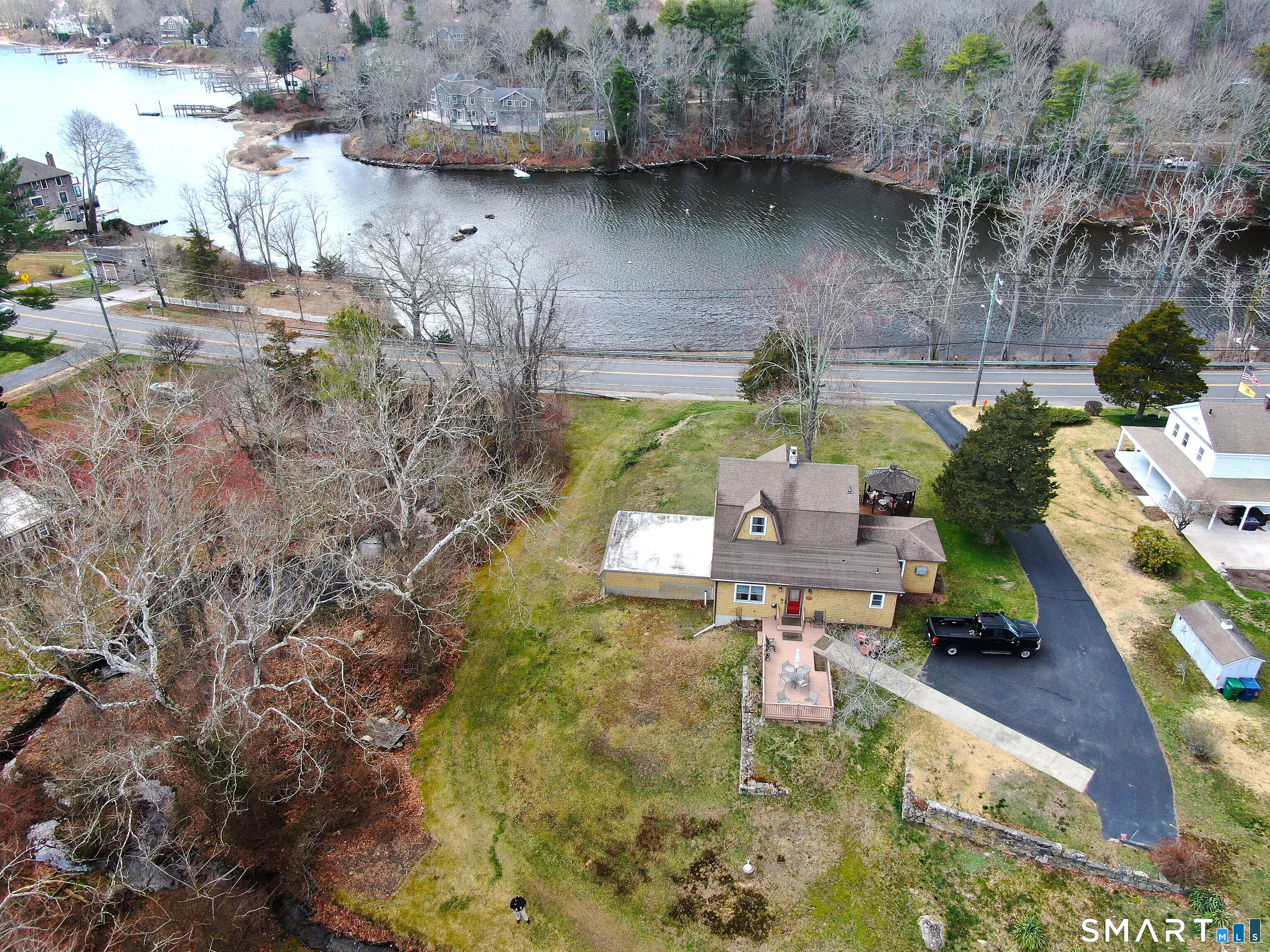 241 Niantic River Road Waterford, CT 06385 - Photo 37 of 40