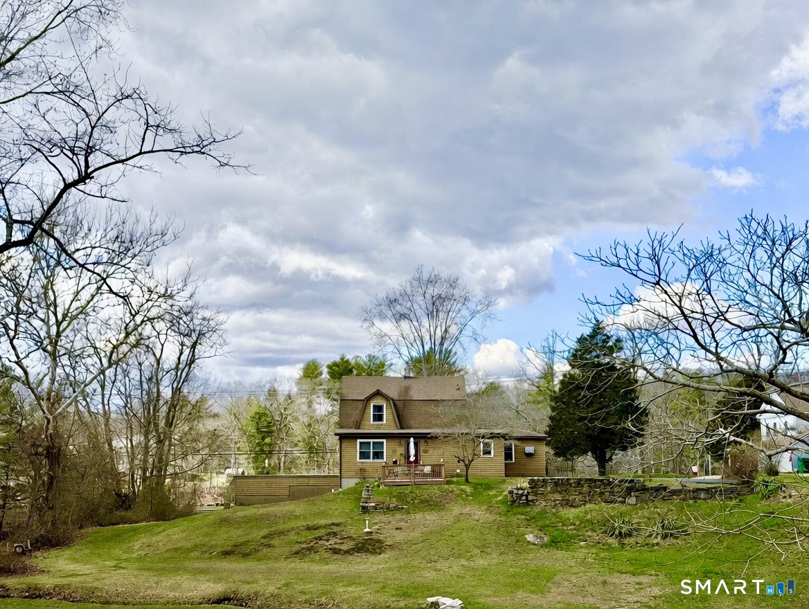 241 Niantic River Road Waterford, CT 06385 - Photo 4 of 40